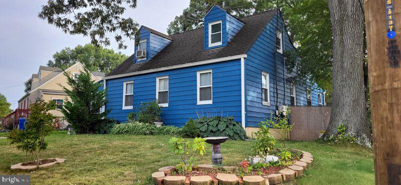 LANDOVER HILLS - Residential