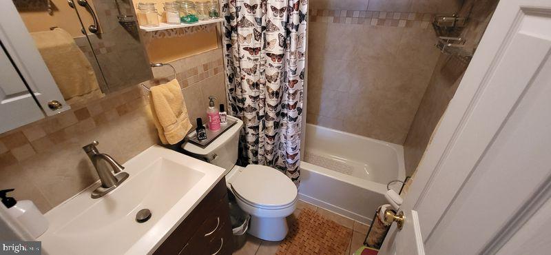 LANDOVER HILLS - Residential