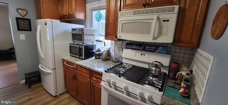 LANDOVER HILLS - Residential