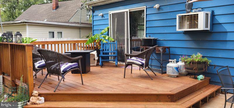 LANDOVER HILLS - Residential