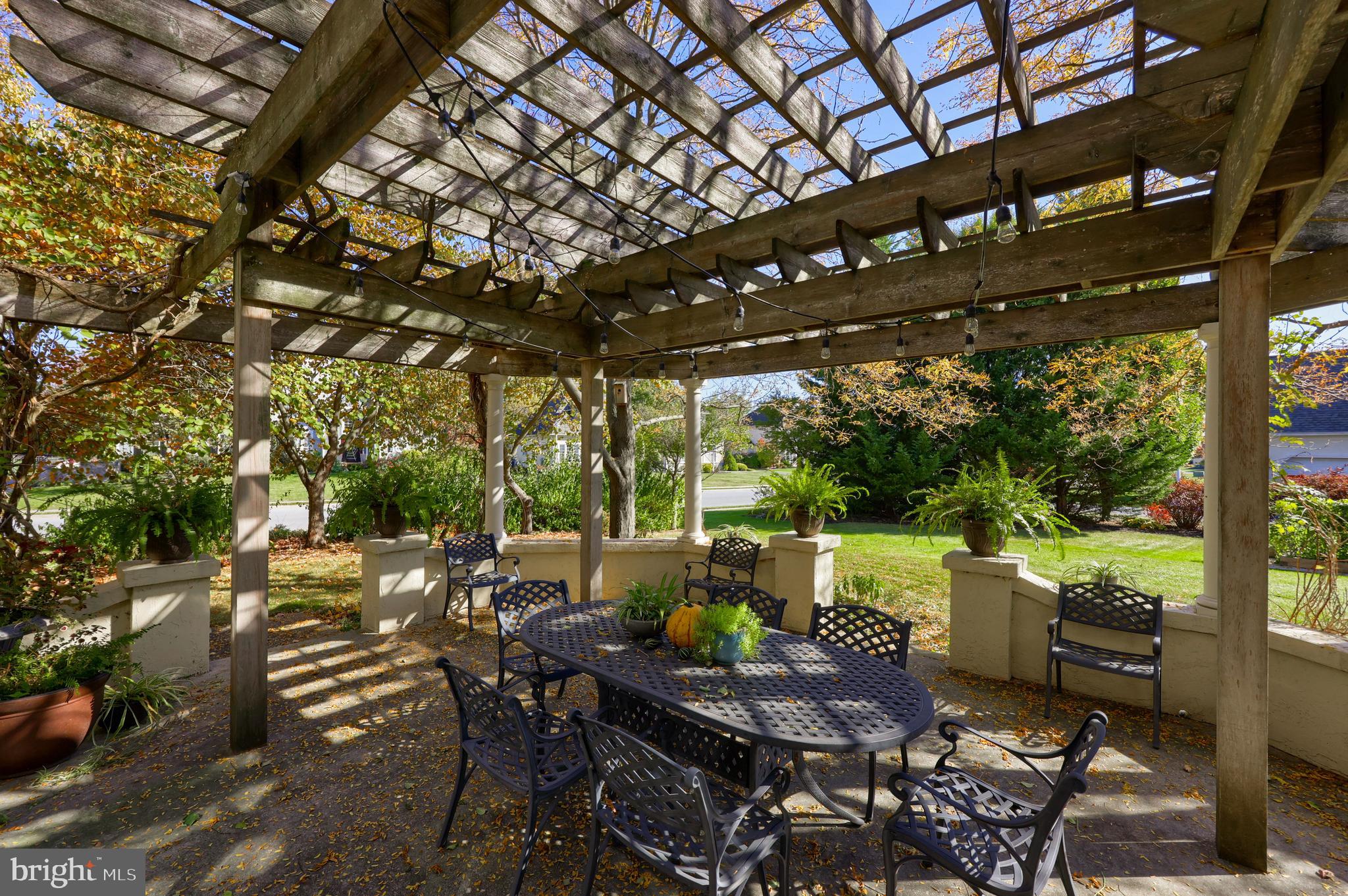 LAUREL POND NORTH - Residential