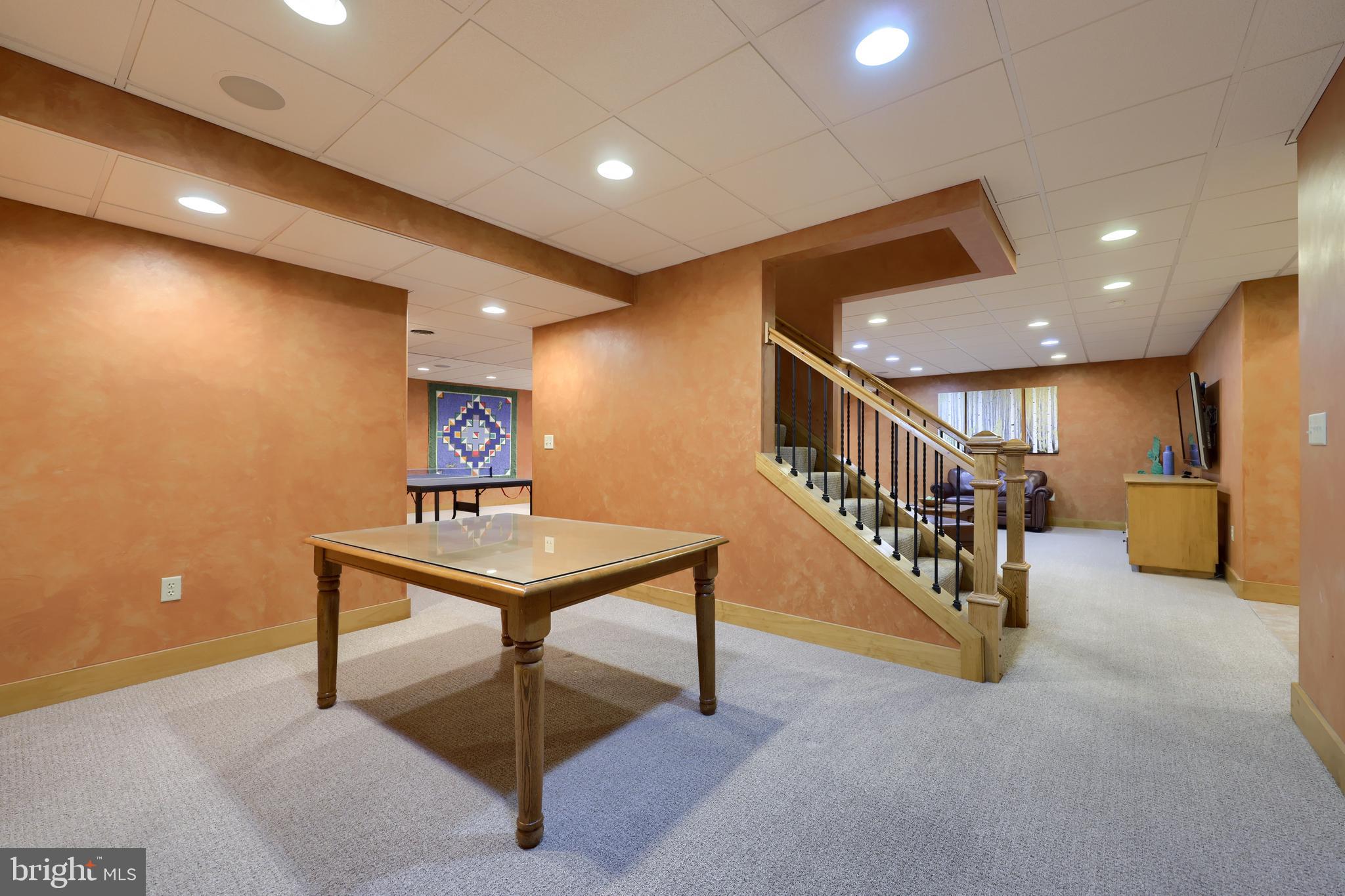 LAUREL POND NORTH - Residential