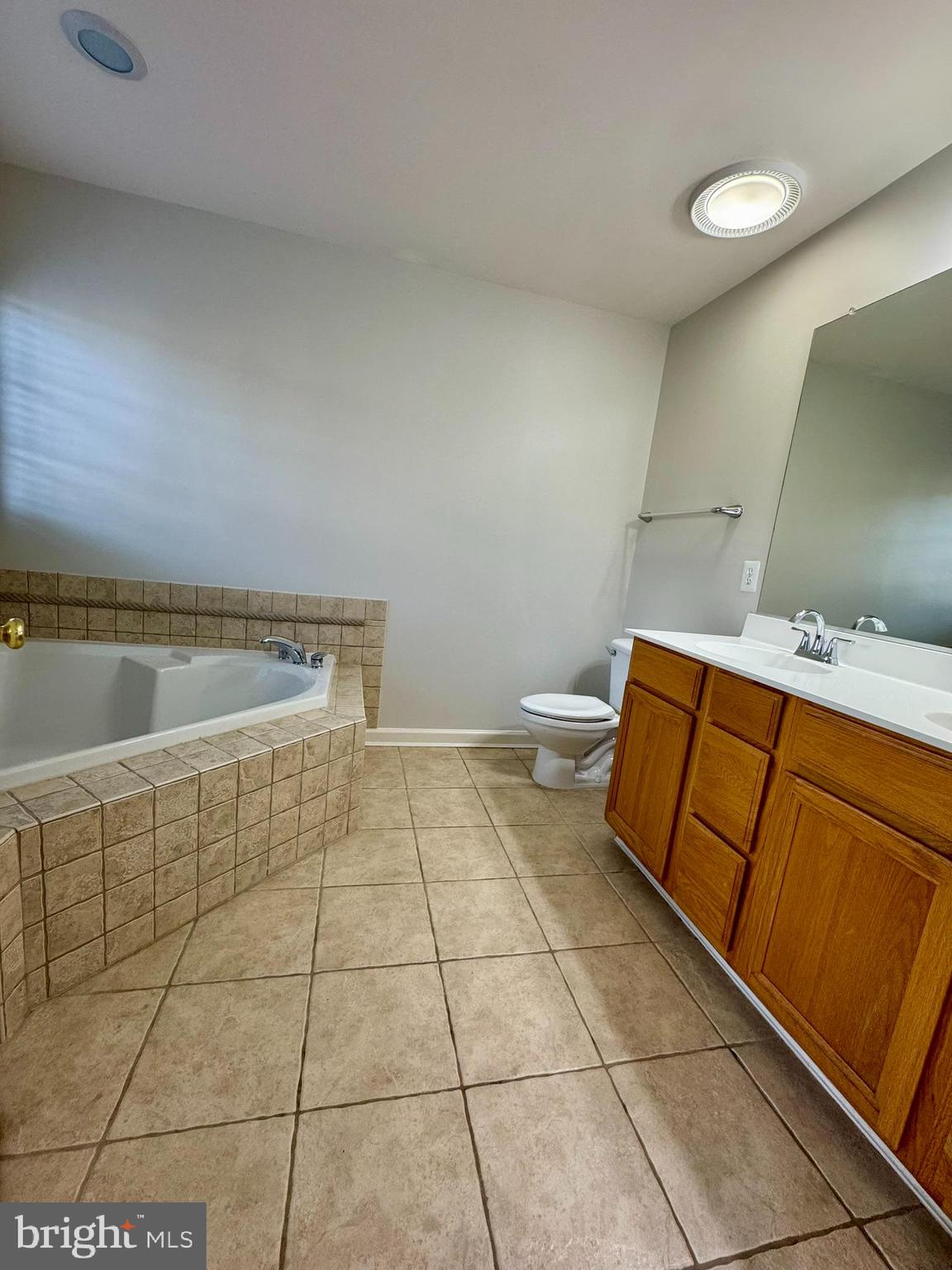 RIVER CREEK - Residential Lease