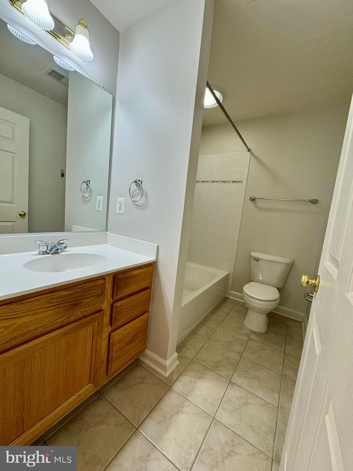 RIVER CREEK - Residential Lease