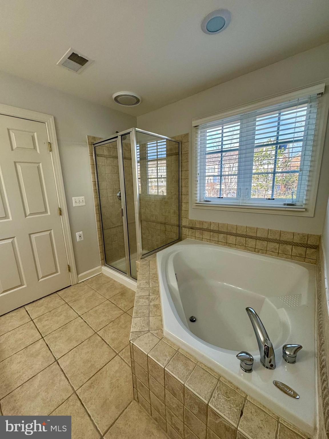 RIVER CREEK - Residential Lease