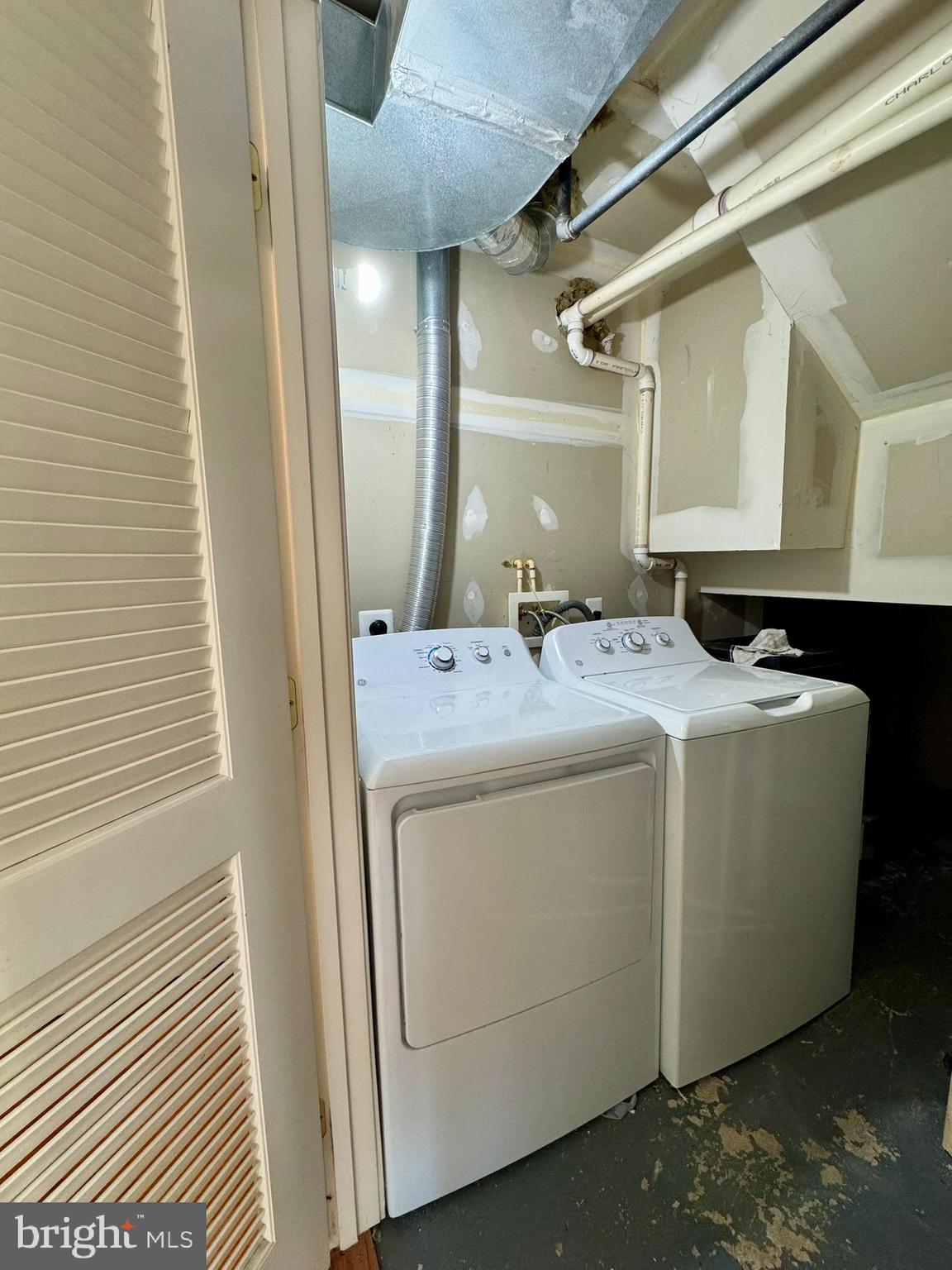 RIVER CREEK - Residential Lease