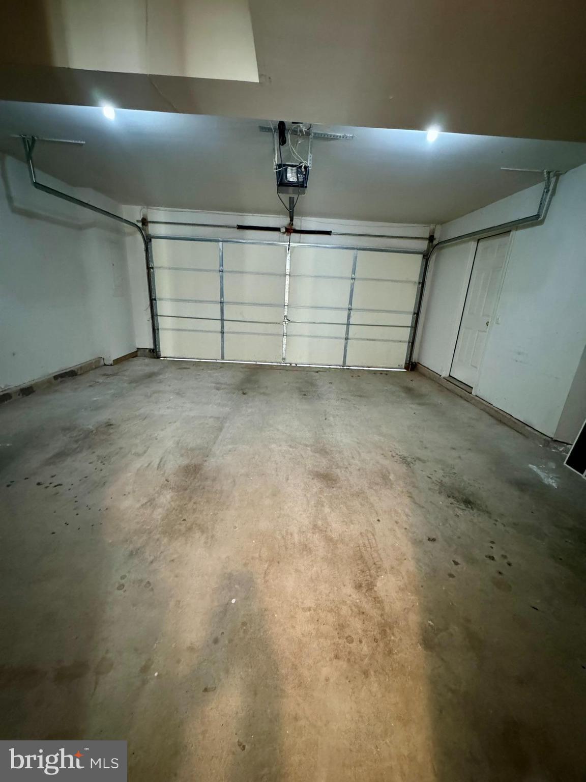 RIVER CREEK - Residential Lease