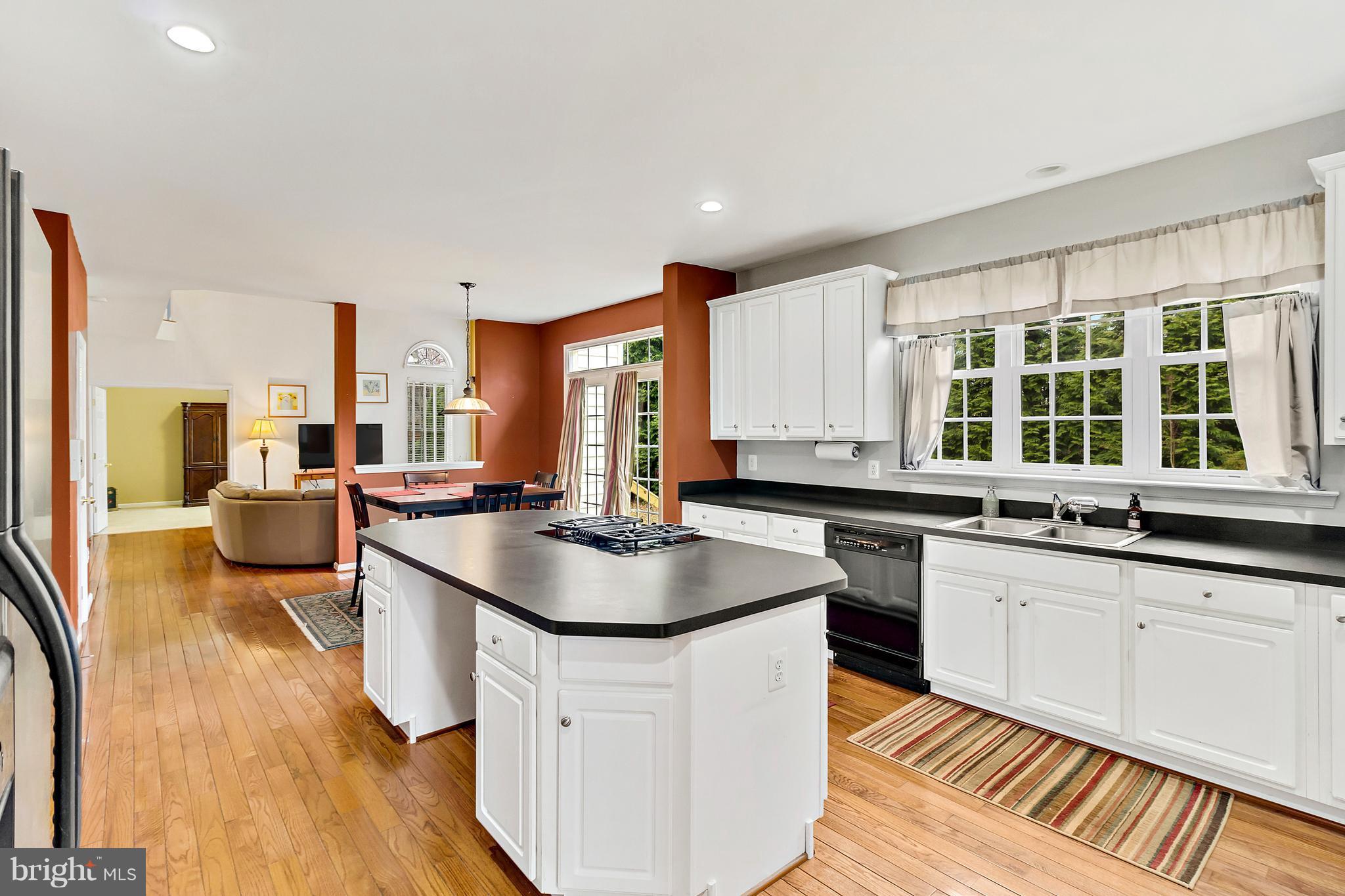 HOMEPLACE ON PELHAMS REACH - Residential