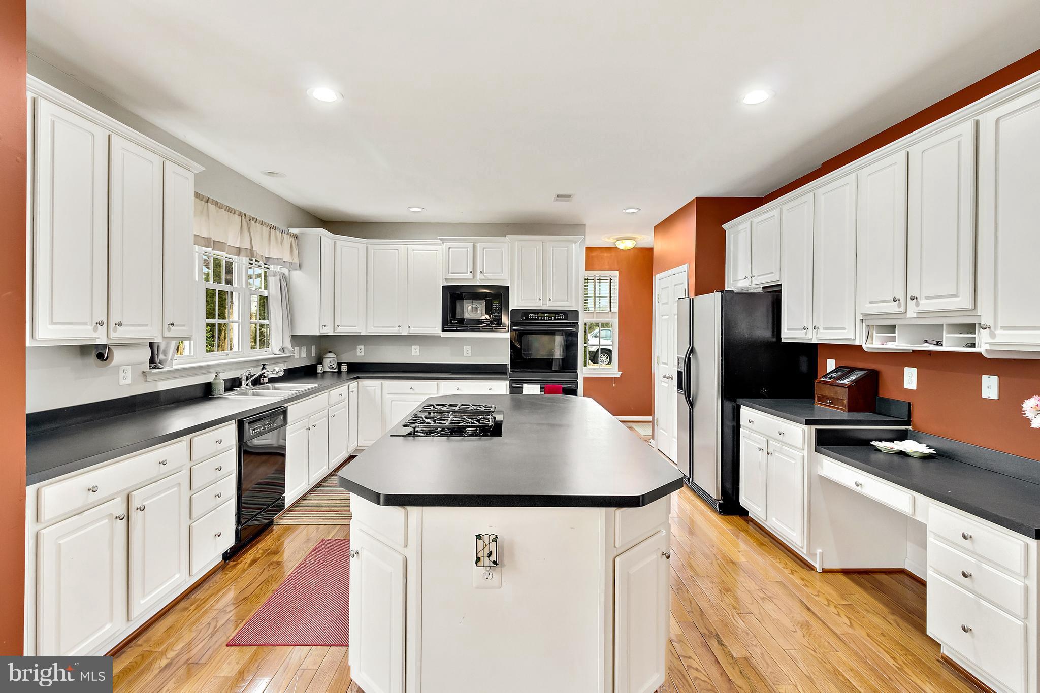 HOMEPLACE ON PELHAMS REACH - Residential