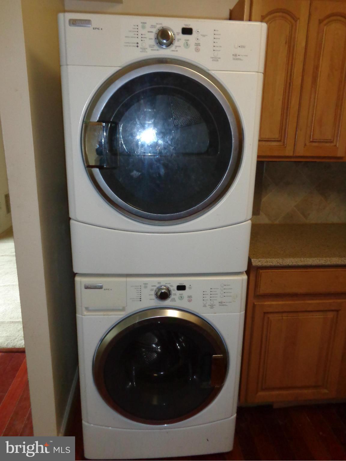 HERITAGE KNOLL - Residential