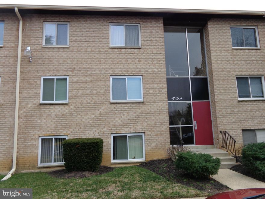 NEW $15,000 LOWER PRICE: Sought after spacious 2 bedroom condo in Heritage Knoll. Remodeled in 2009, Brazilian Cherry Hardwood floors, Front Load washer/dryer in unit, Large balcony with serene view. Gas, Water and Sewer INCLUDED in condo fee. Out door pool available for additional fee, Storage unit, Great location walk to schools,close to metro, shopping,  Seller prefers Cardinal Title Group.