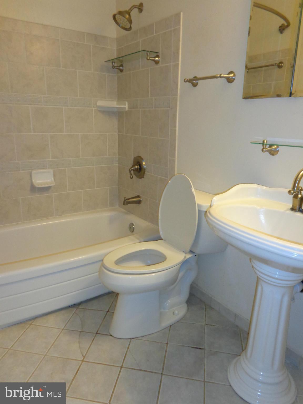 HERITAGE KNOLL - Residential