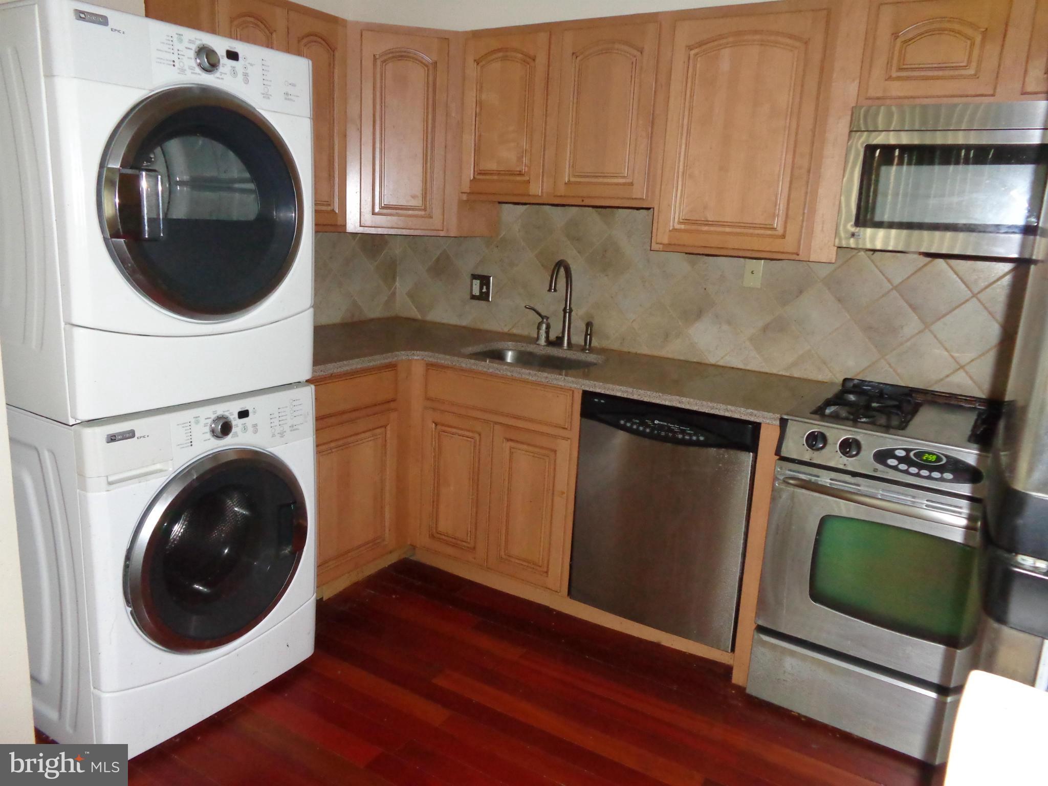 HERITAGE KNOLL - Residential