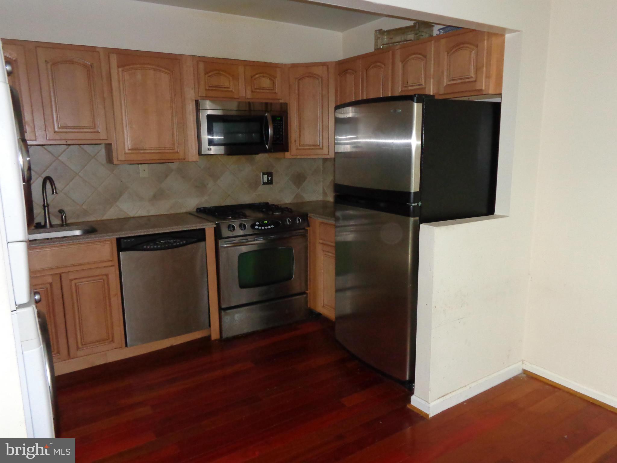 HERITAGE KNOLL - Residential