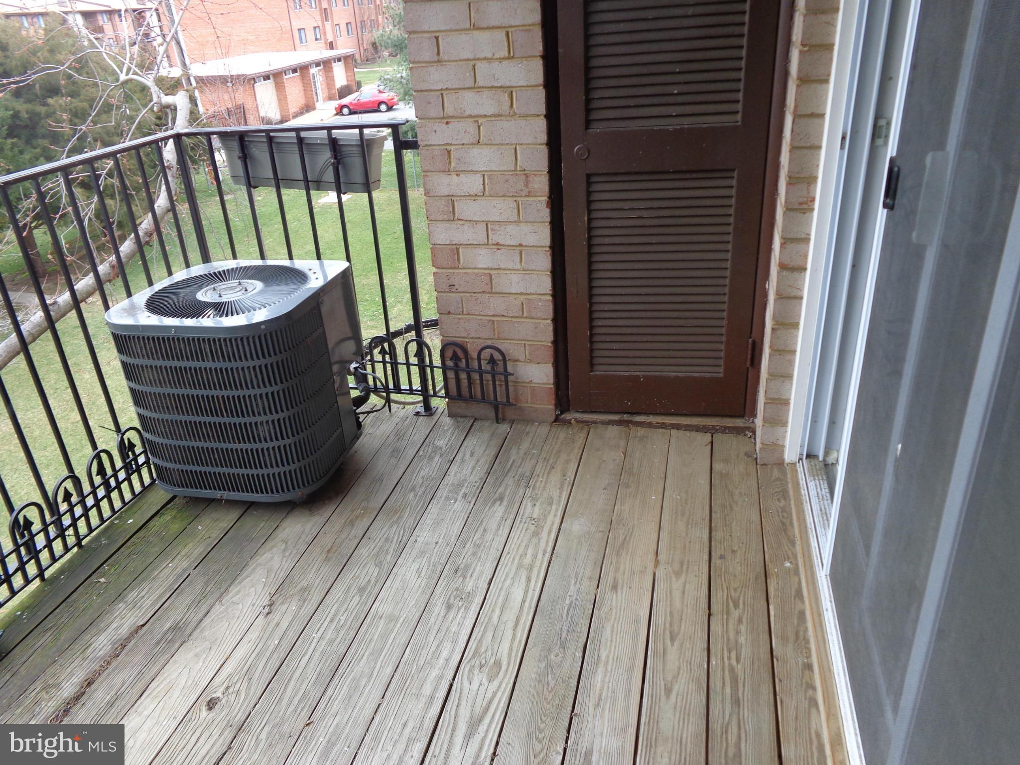 HERITAGE KNOLL - Residential