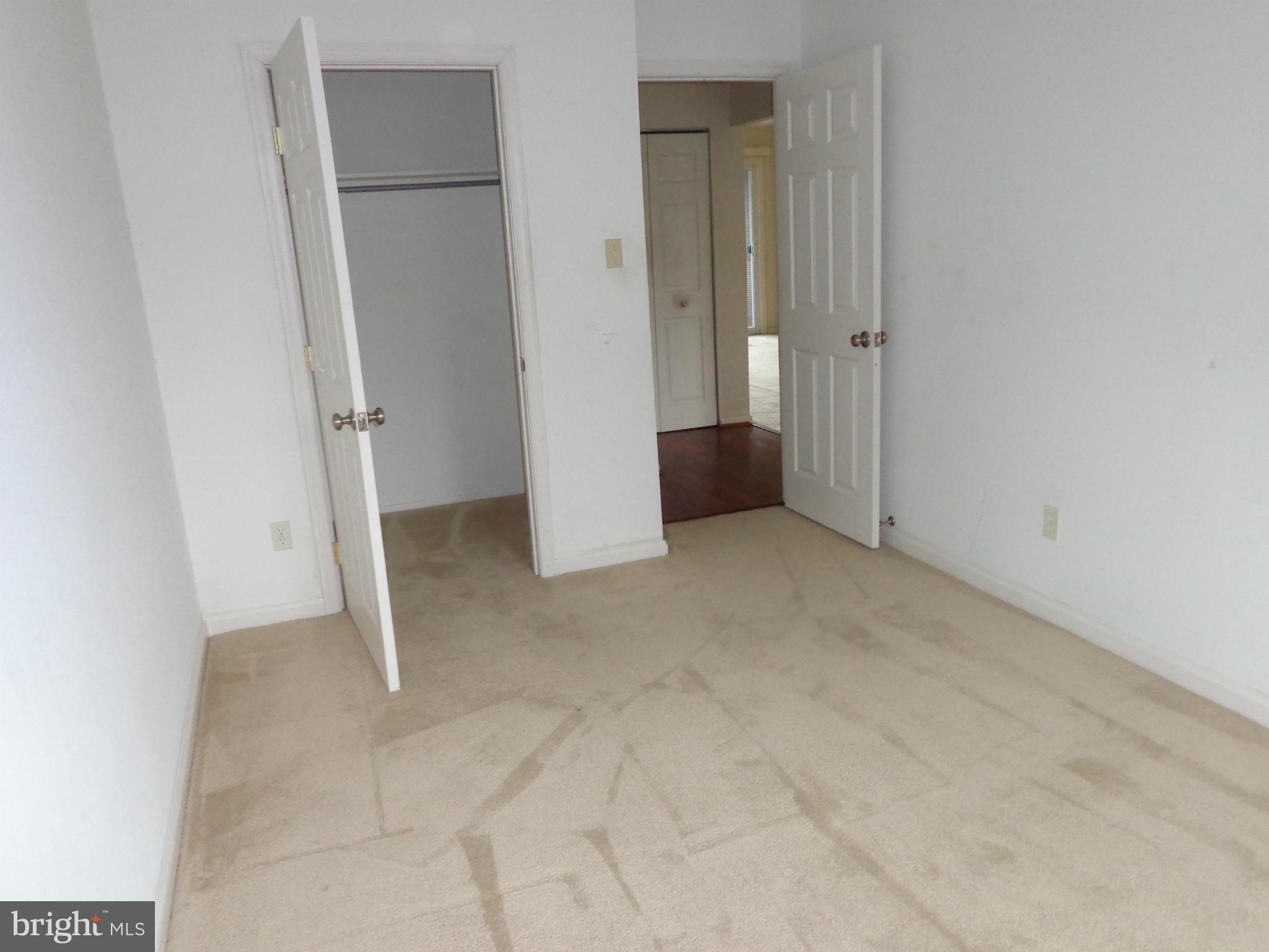 HERITAGE KNOLL - Residential