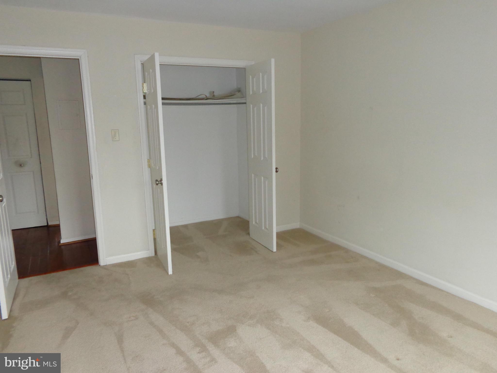 HERITAGE KNOLL - Residential