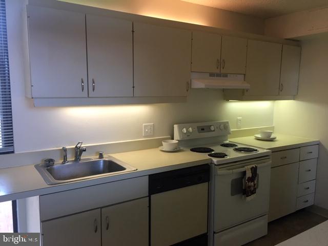 COLD SPRING NEWTOWN - Residential Lease