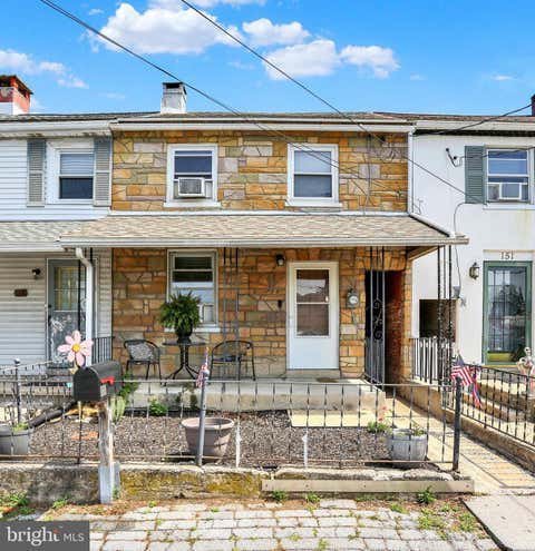 Townhouse For Sale - 153 Spring Garden Street<br/> LEESPORT, PA 19533