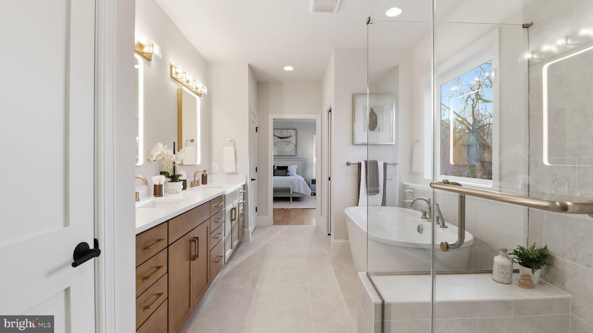 LYON VILLAGE - Residential