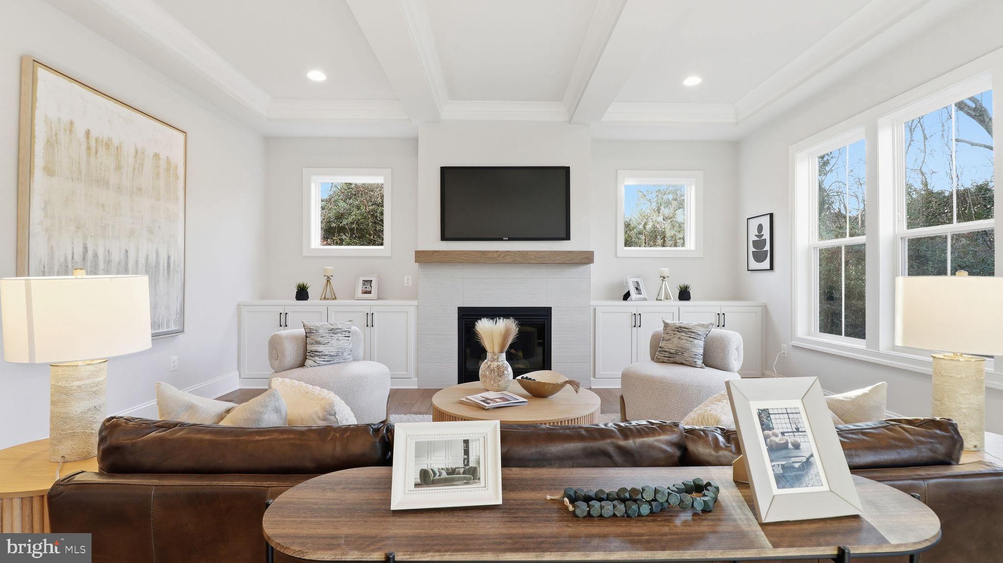 LYON VILLAGE - Residential