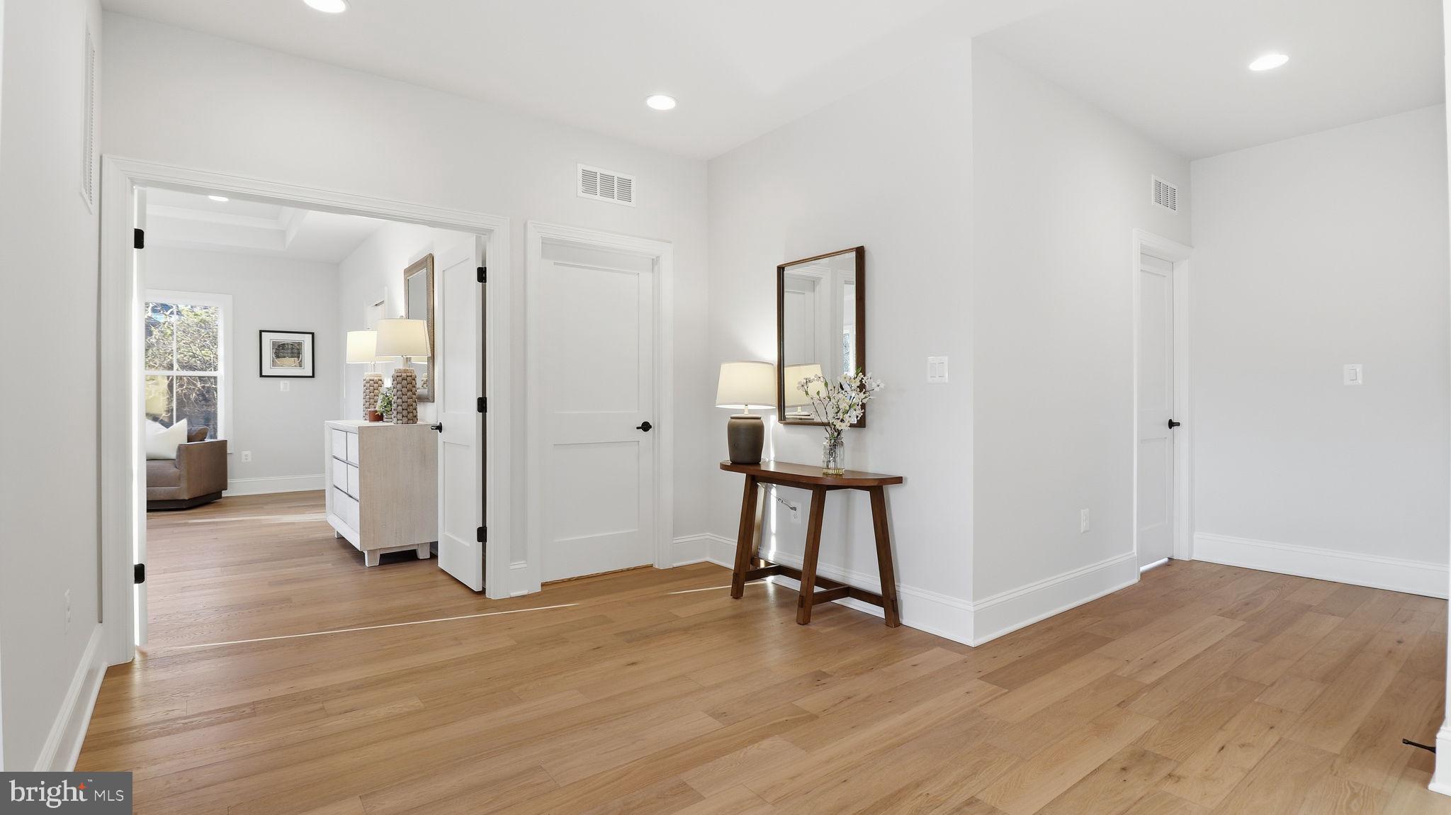 LYON VILLAGE - Residential