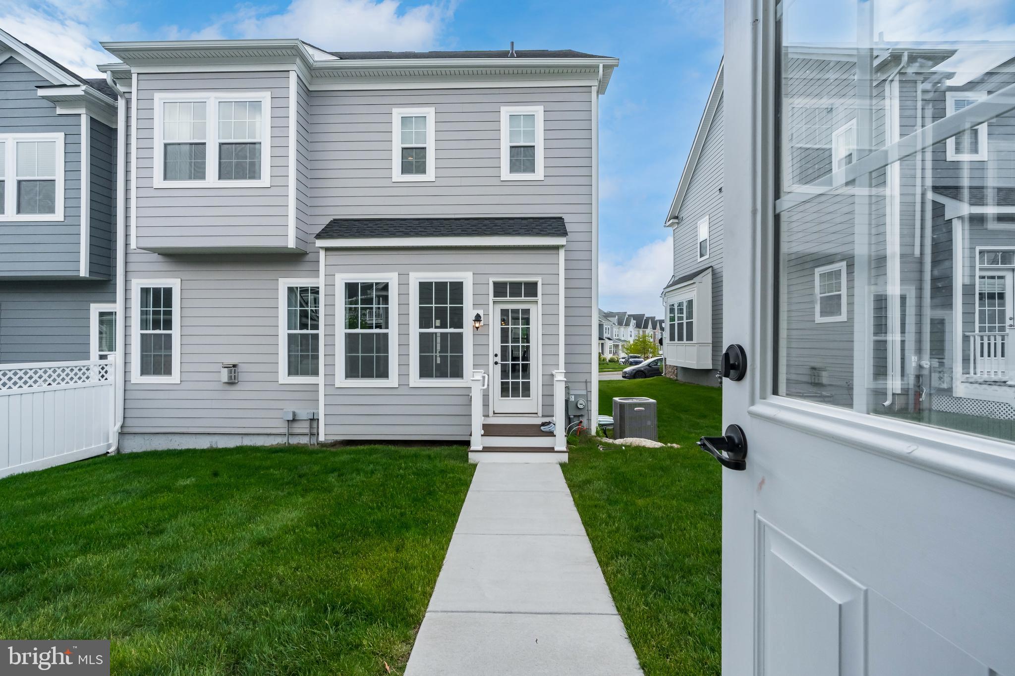 SPRING OAK - Residential