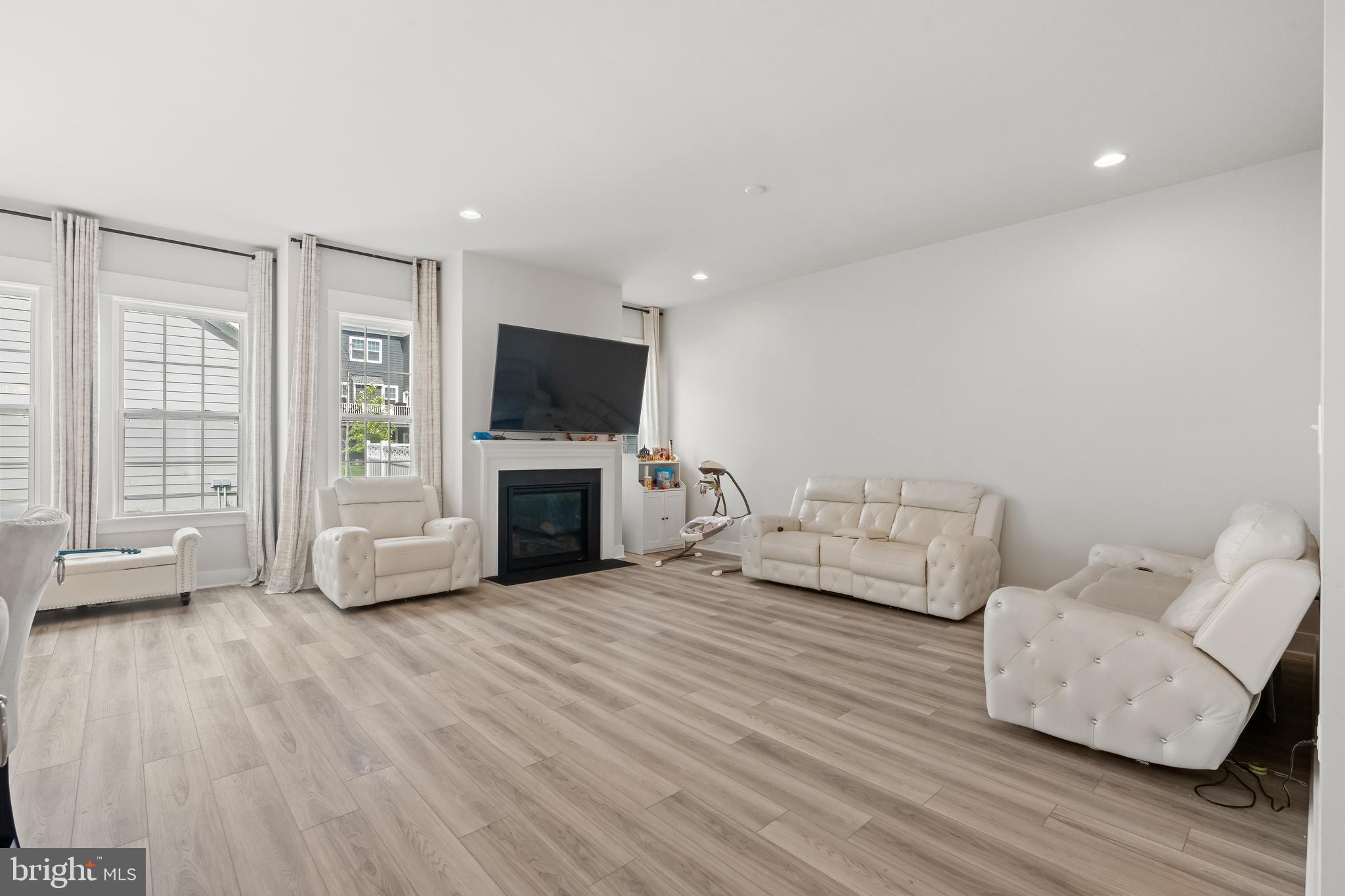 SPRING OAK - Residential