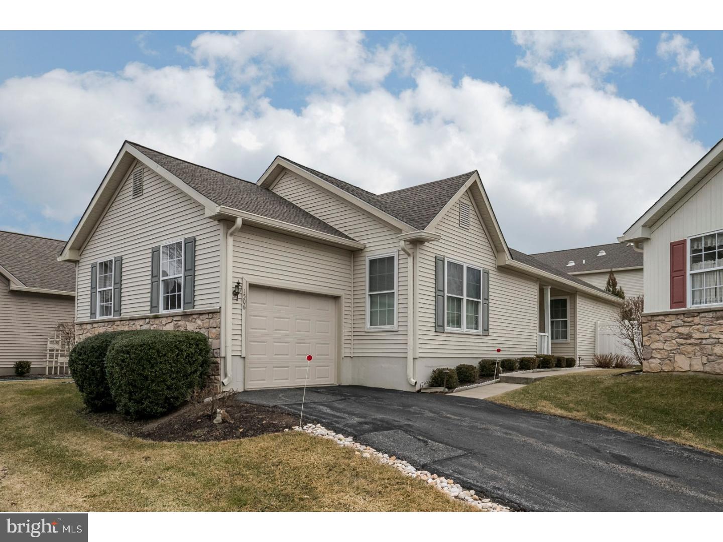 SOLD! Open House Cancelled. Come see me at 172 East Tally Ho tomorrow between 1 and 3:00 pm for a grand tour and the facts on Fabulous Fox Hill Farm living! Call for floor plans and Rules and Regulations and Meet The Neighbors!
