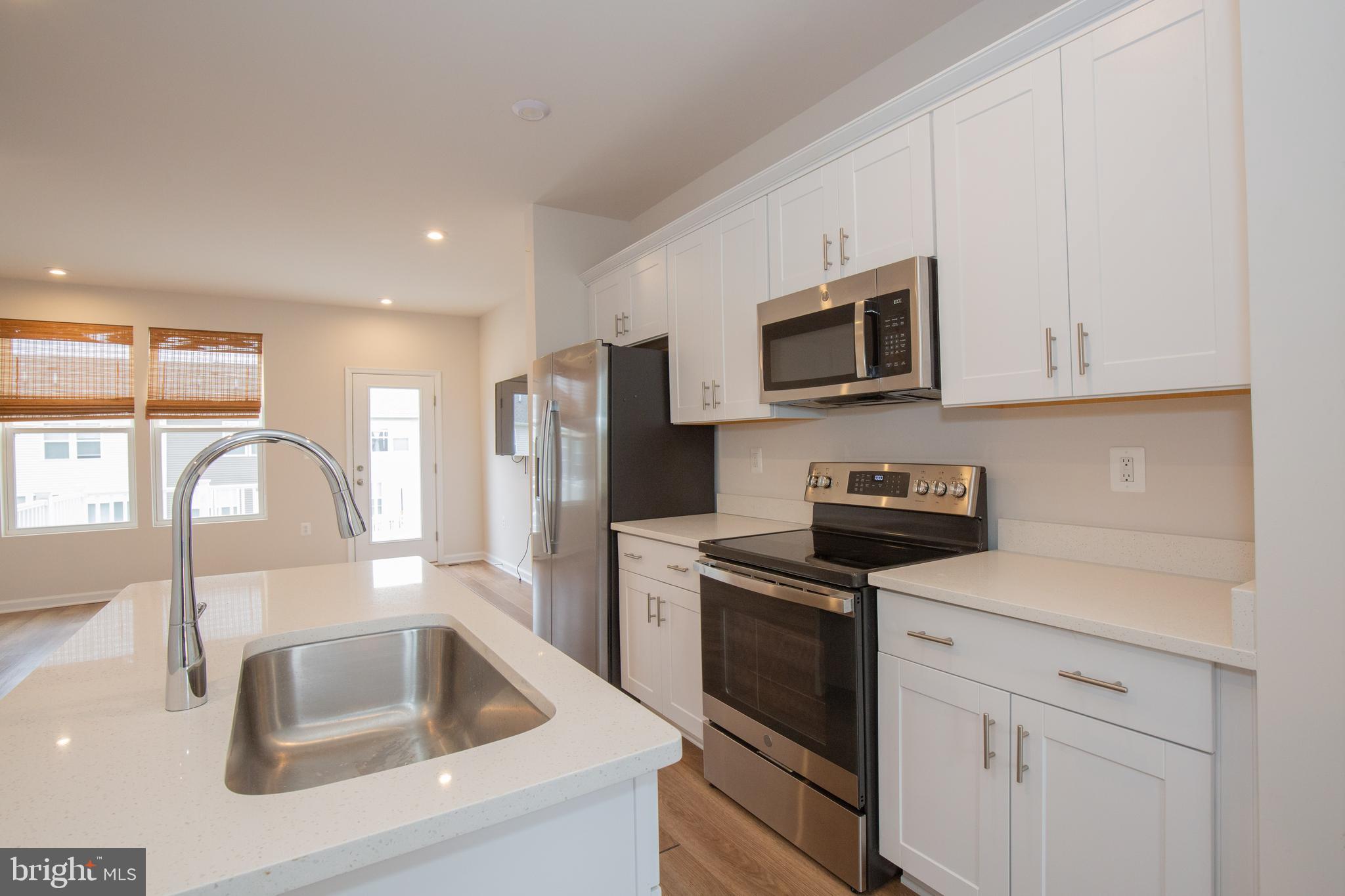 PRESIDENTS POINTE - Residential Lease