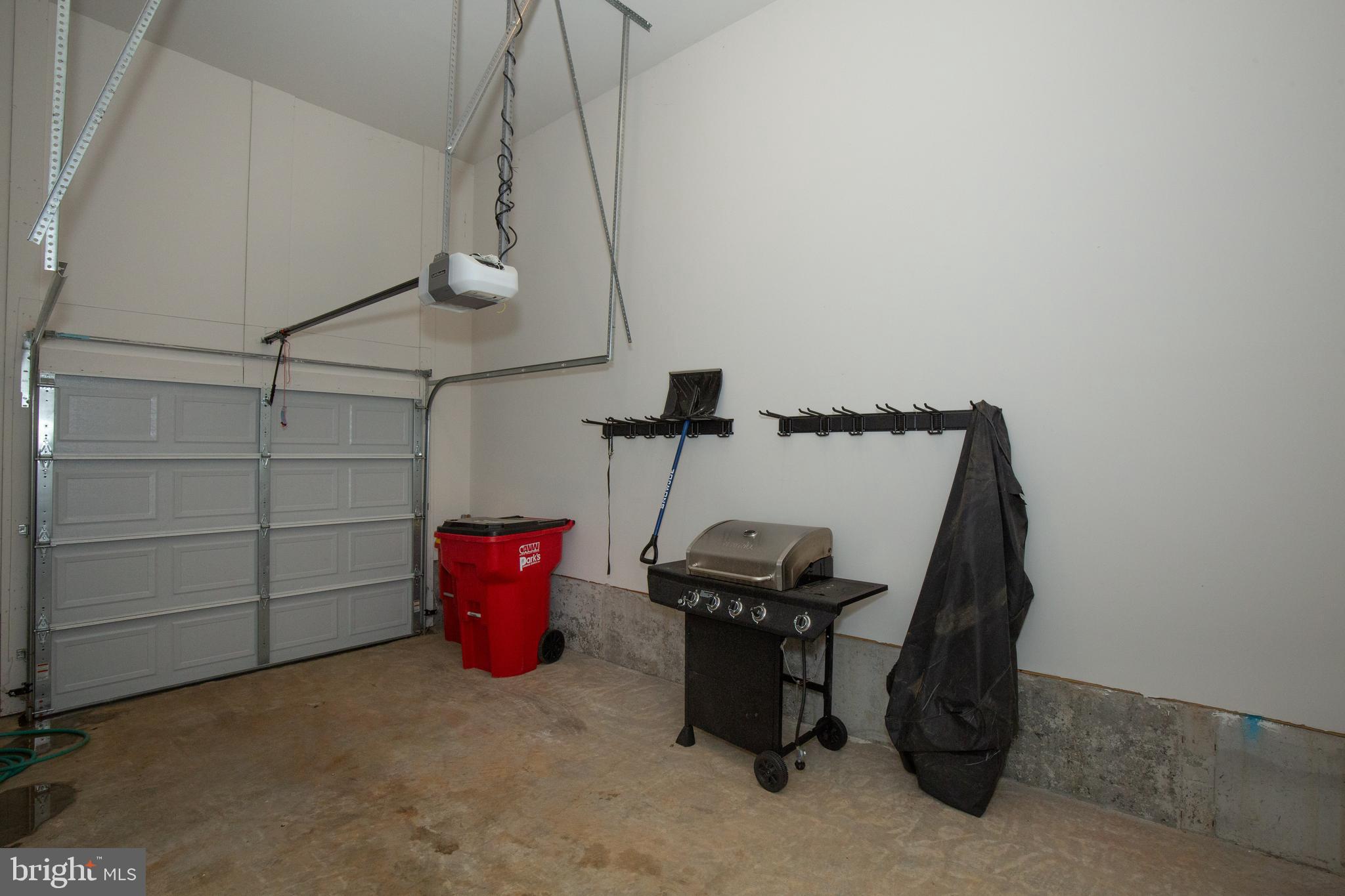 PRESIDENTS POINTE - Residential Lease