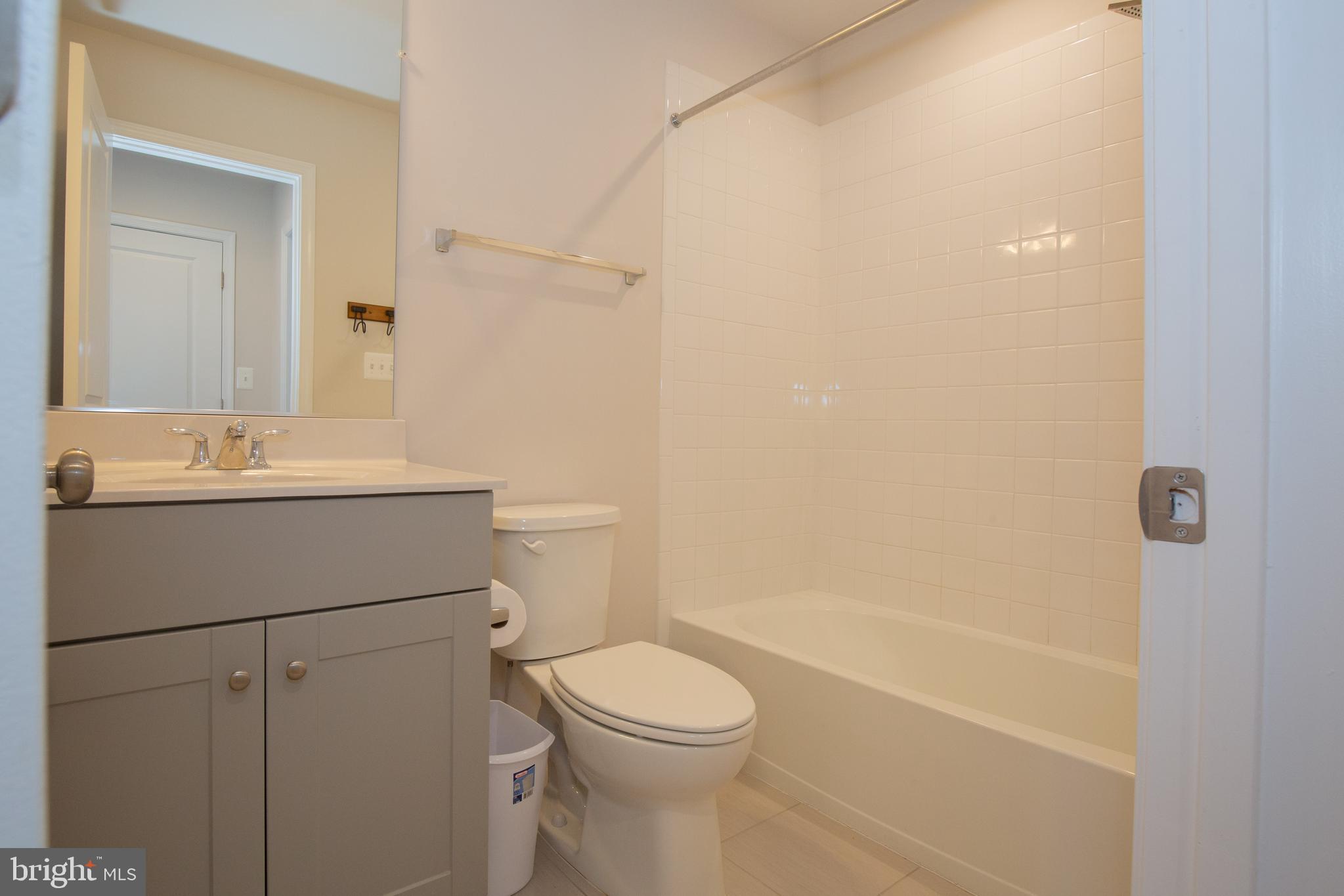 PRESIDENTS POINTE - Residential Lease