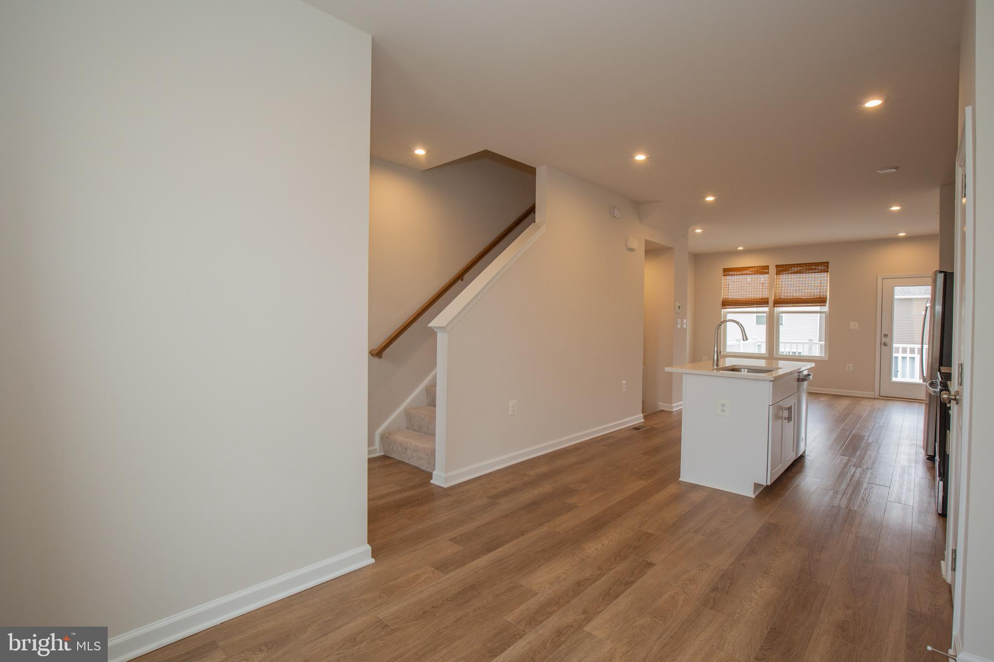 PRESIDENTS POINTE - Residential Lease