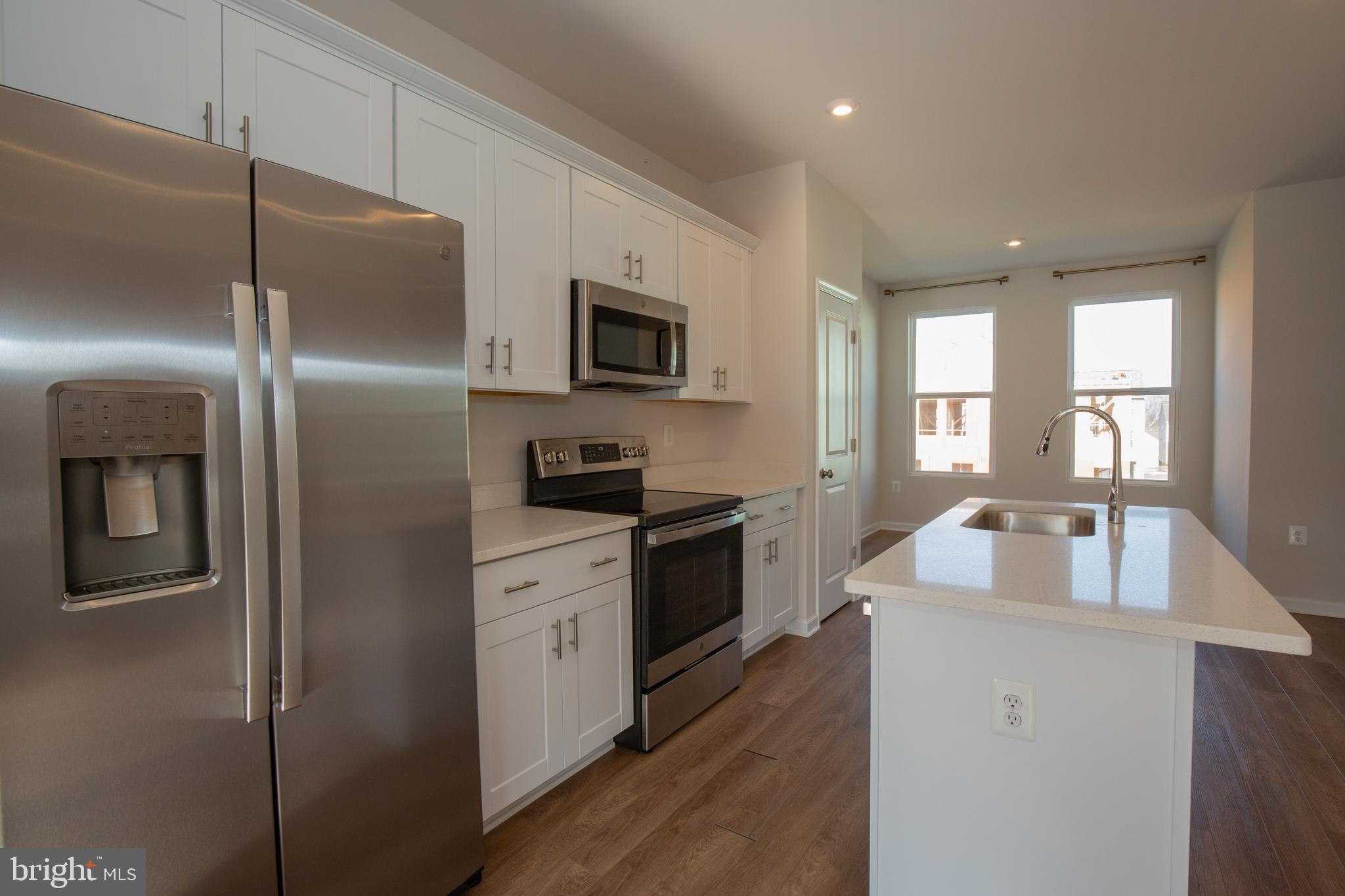 PRESIDENTS POINTE - Residential Lease