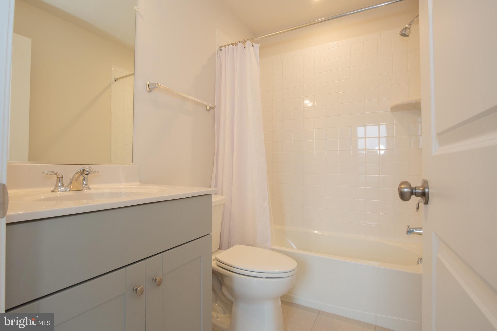 PRESIDENTS POINTE - Residential Lease