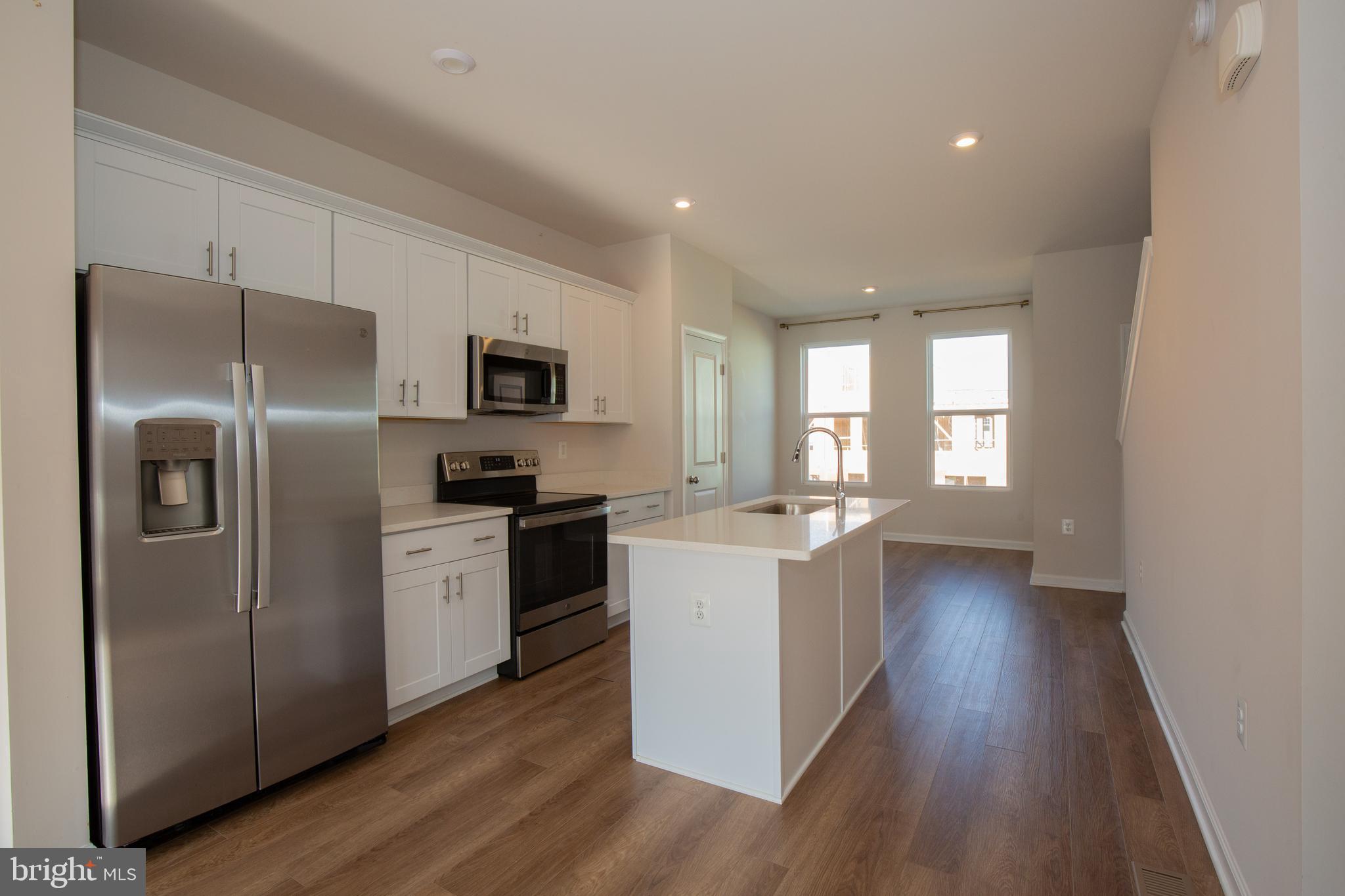 PRESIDENTS POINTE - Residential Lease