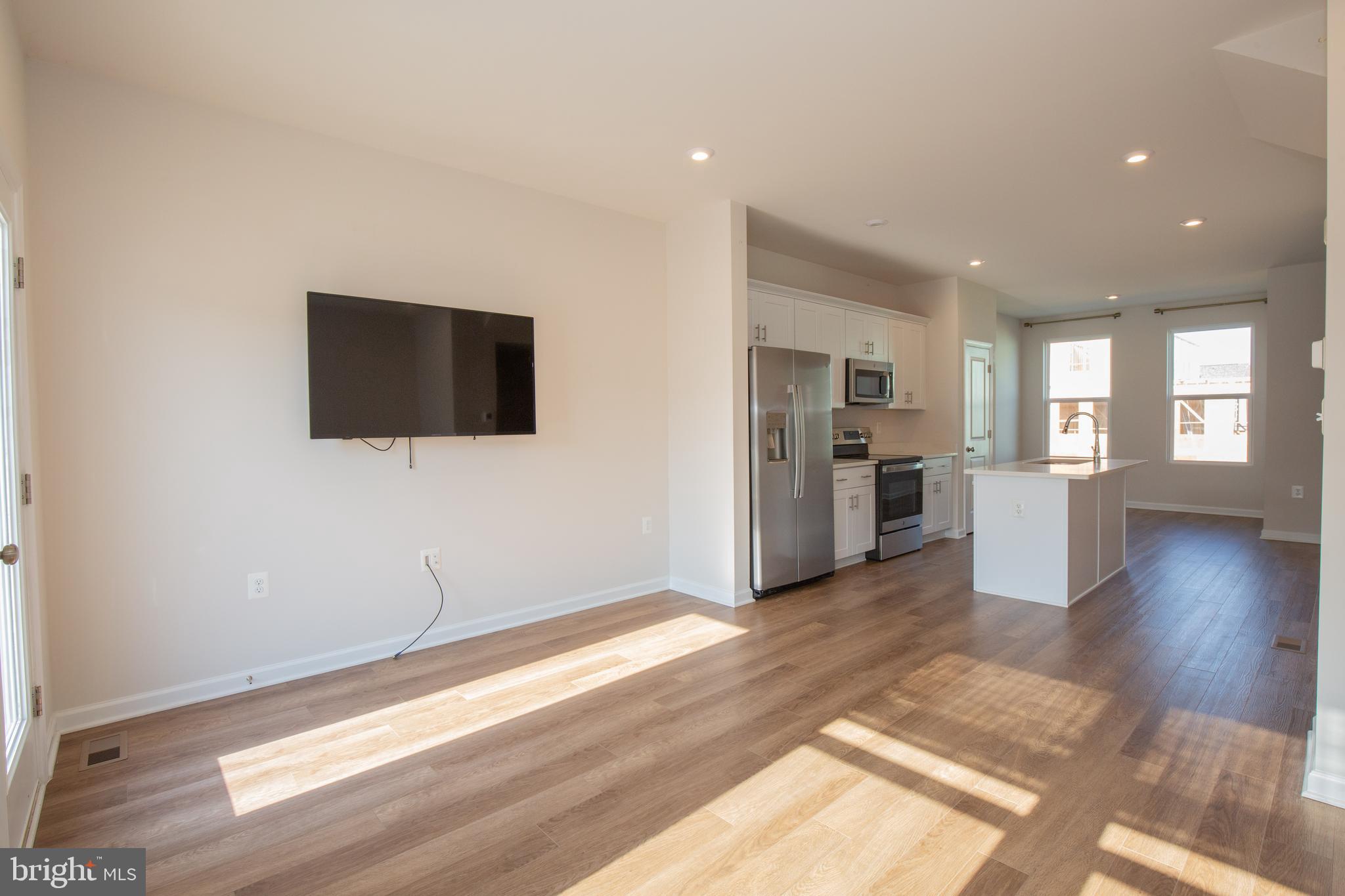 PRESIDENTS POINTE - Residential Lease