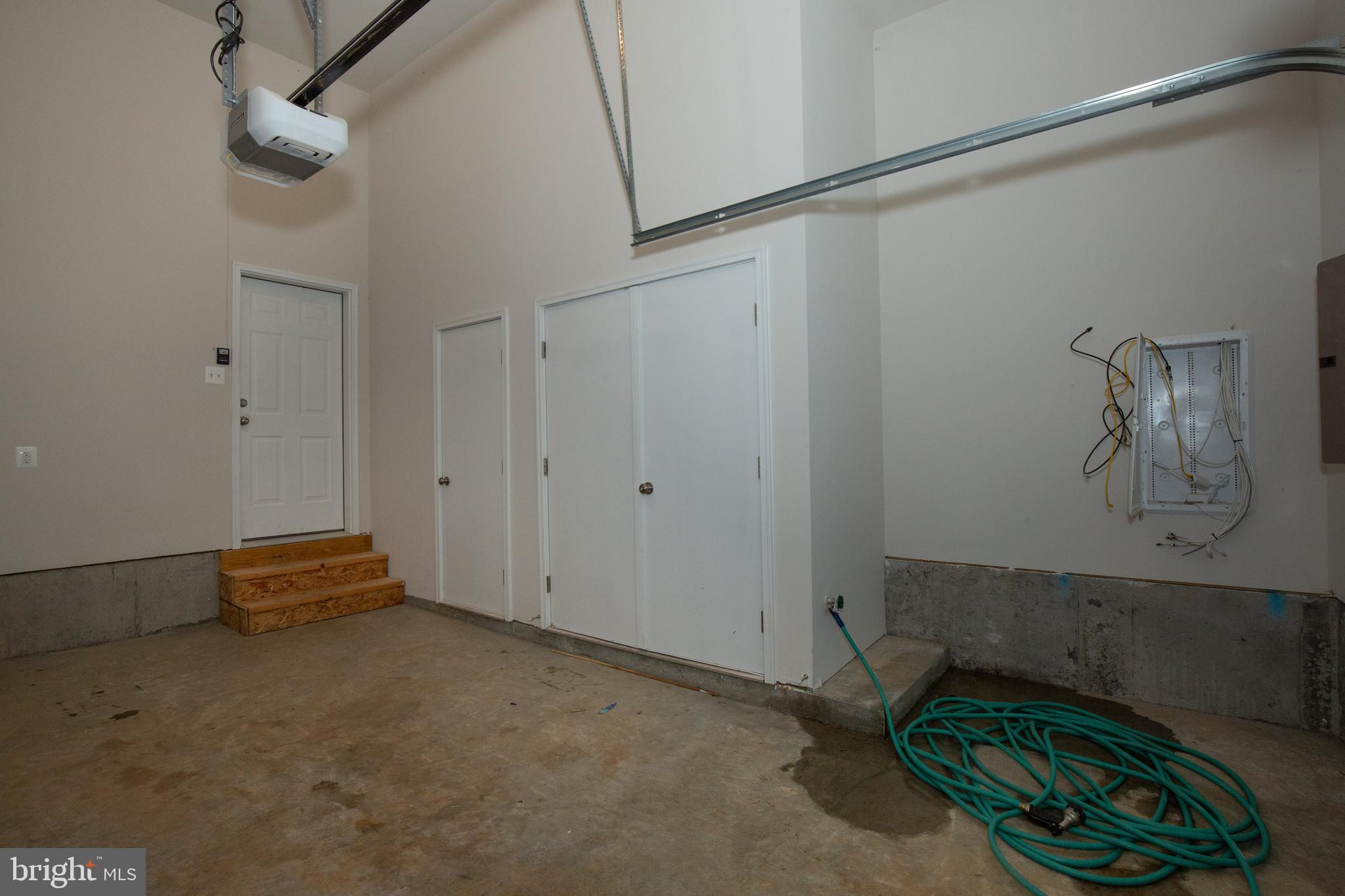 PRESIDENTS POINTE - Residential Lease