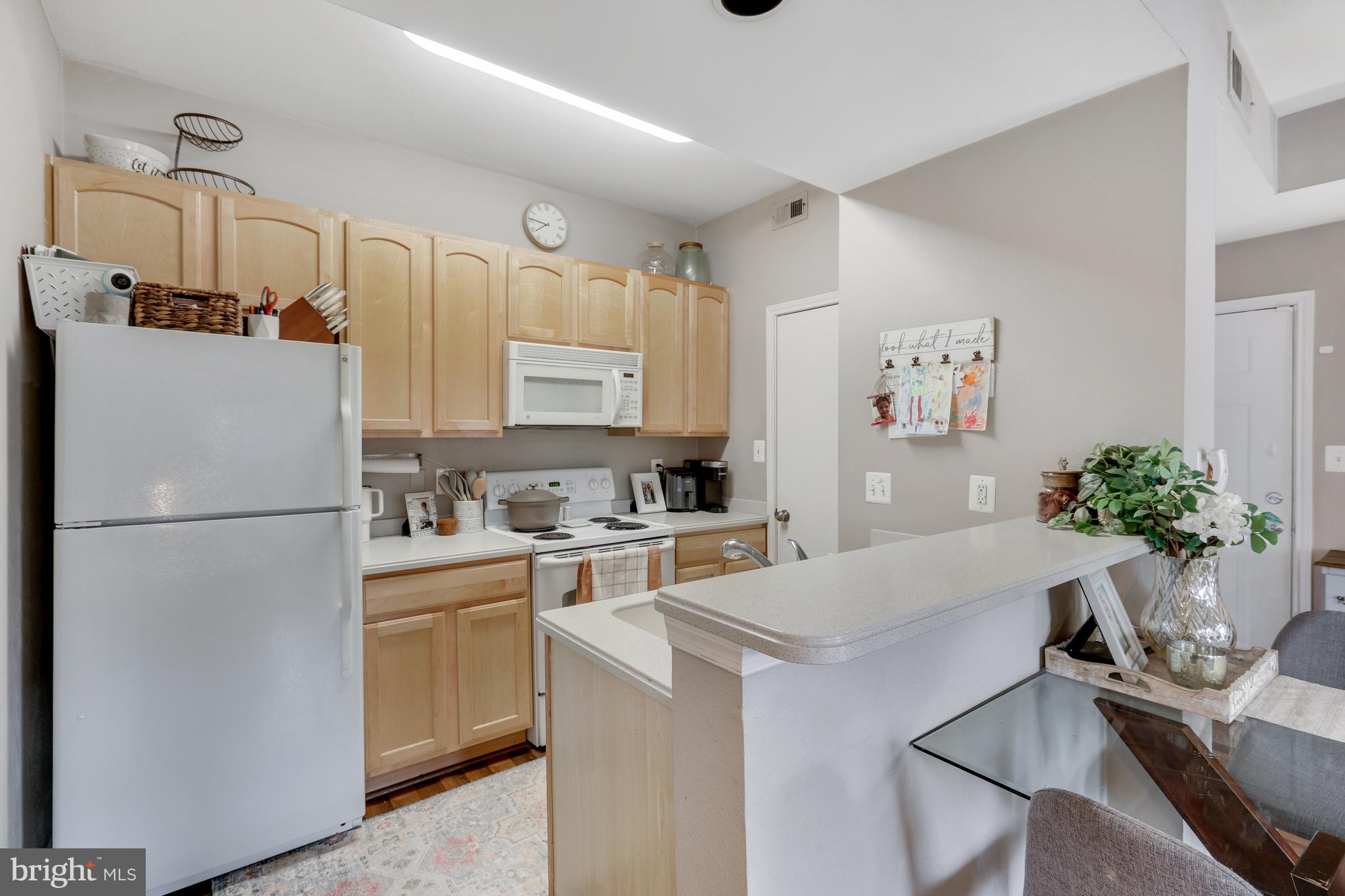 PENDERBROOK SQUARE CONDOMINIUMS - Residential