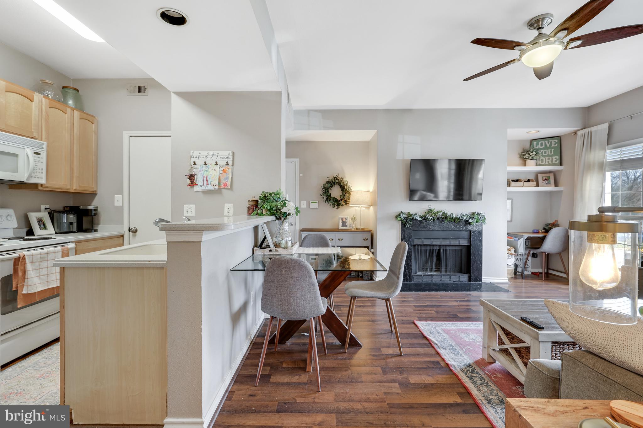 PENDERBROOK SQUARE CONDOMINIUMS - Residential