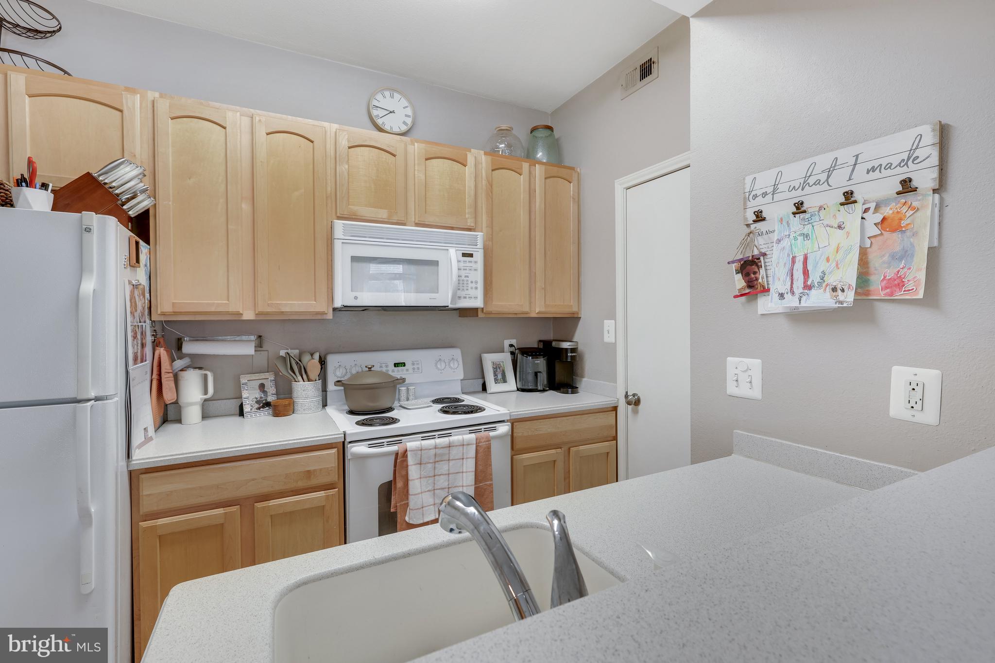 PENDERBROOK SQUARE CONDOMINIUMS - Residential