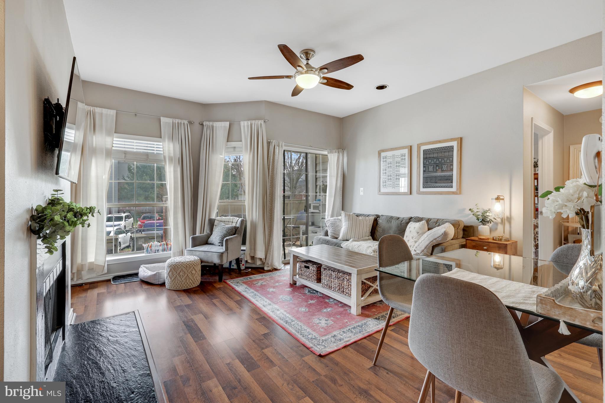 PENDERBROOK SQUARE CONDOMINIUMS - Residential