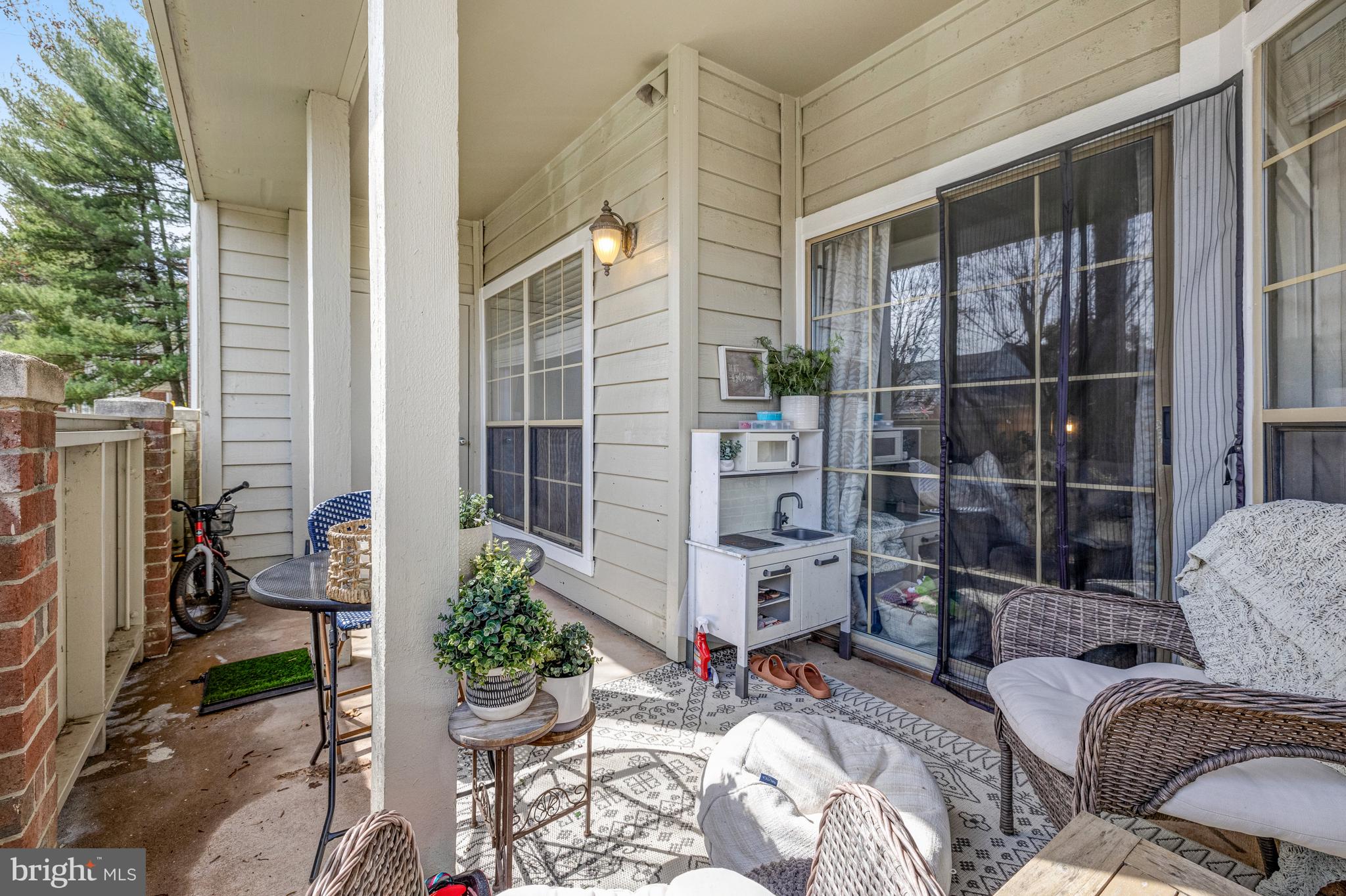 PENDERBROOK SQUARE CONDOMINIUMS - Residential