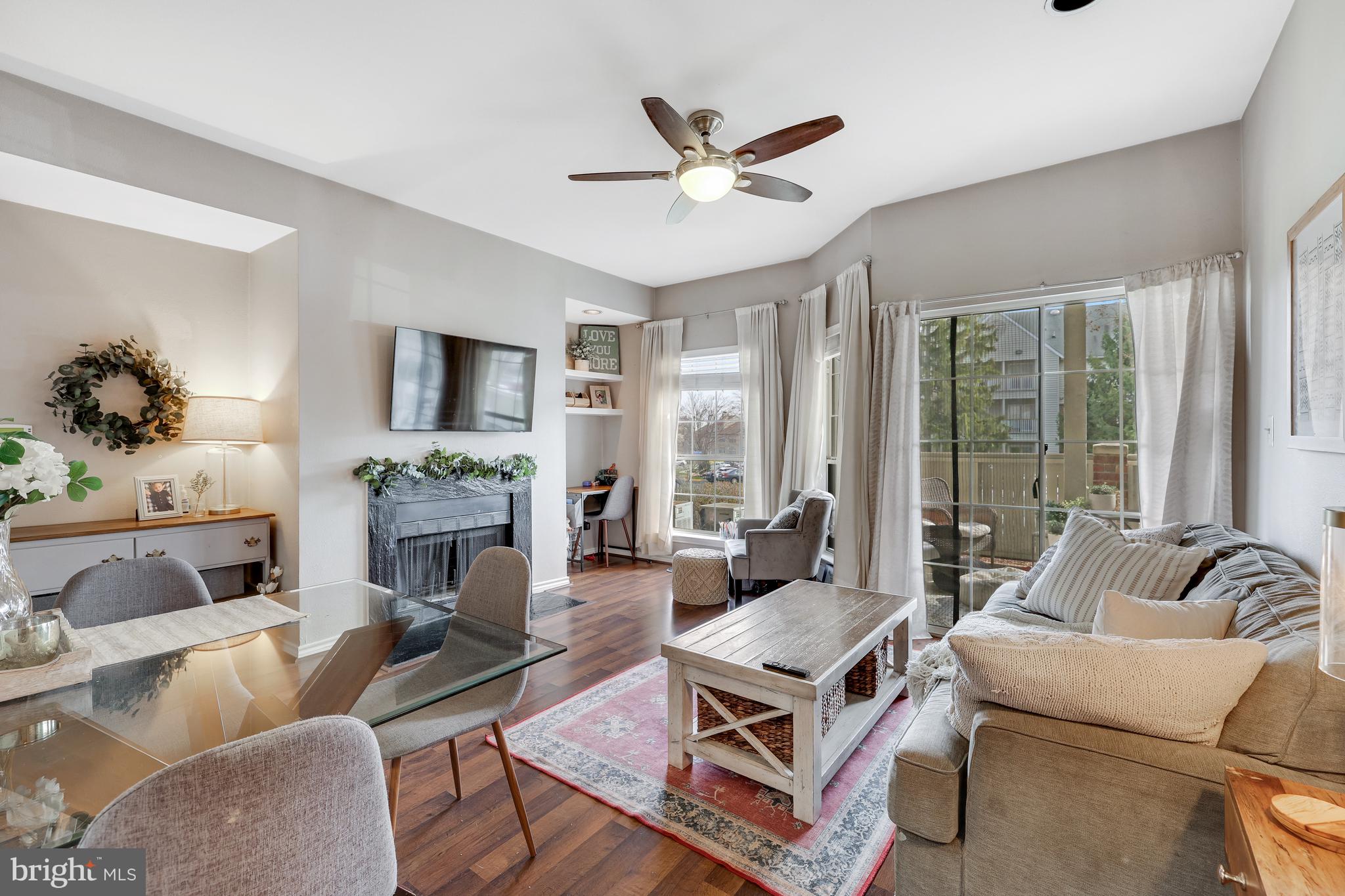 PENDERBROOK SQUARE CONDOMINIUMS - Residential