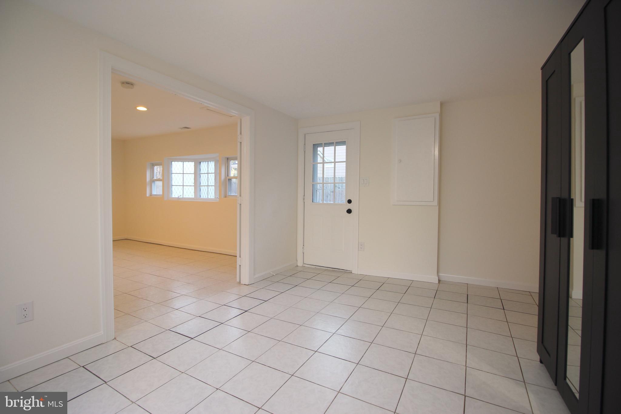 WESTHAMPTON - Residential Lease