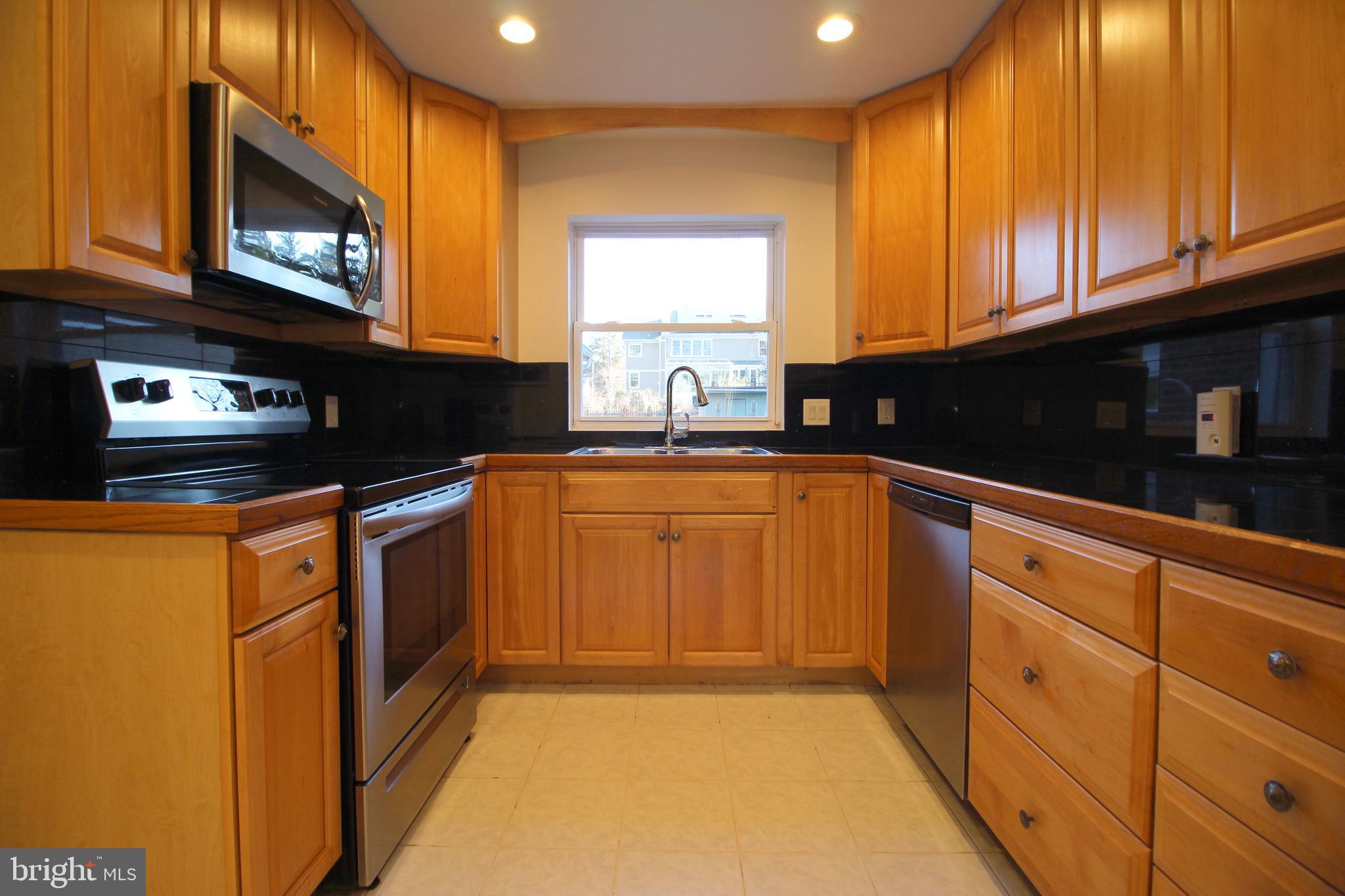 WESTHAMPTON - Residential Lease