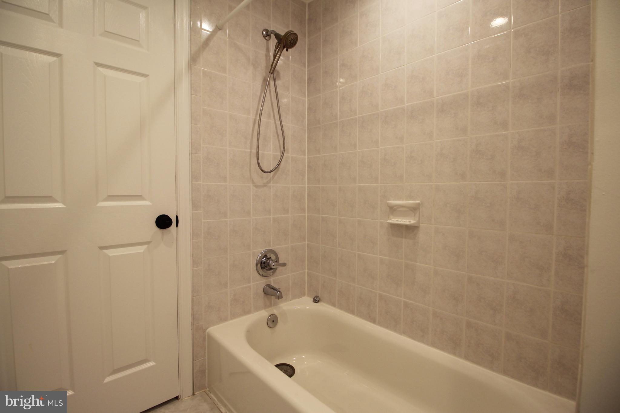 WESTHAMPTON - Residential Lease