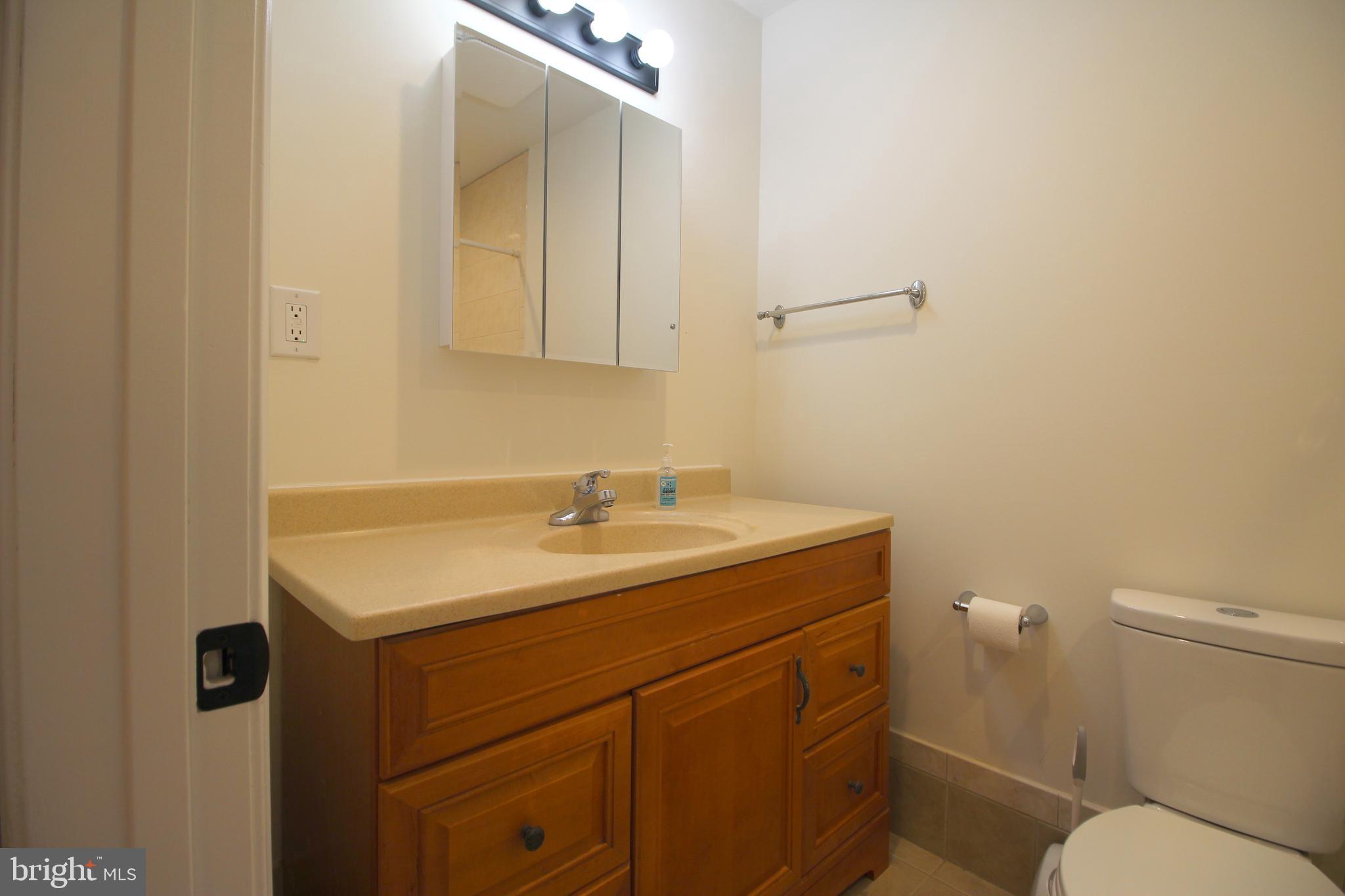 WESTHAMPTON - Residential Lease