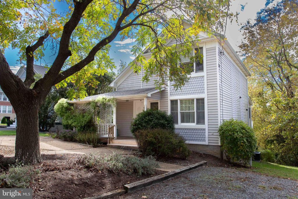 Photo of 291 High Street, STRASBURG, VA 22657 (MLS # VASH2012780)