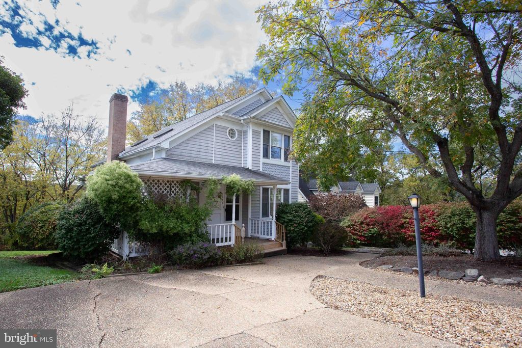 Photo of 291 High Street, STRASBURG, VA 22657 (MLS # VASH2012780)